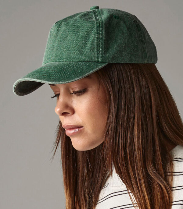 Modell i Relaxed 5-panel vintage cap